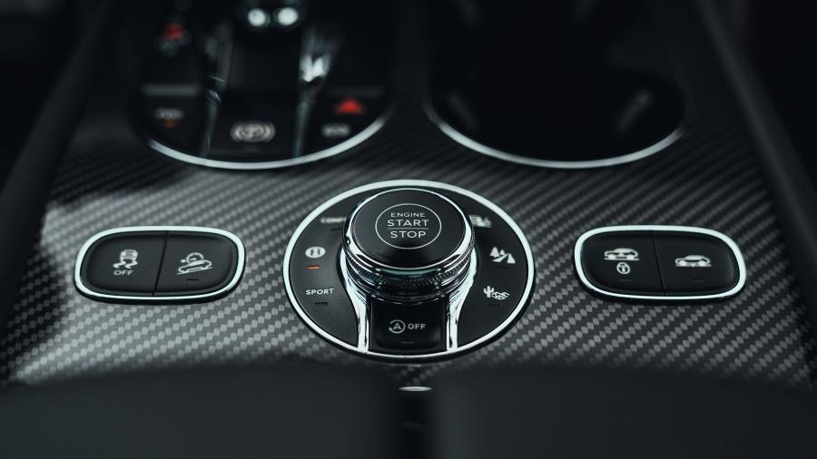 Детали интерьера Bentley Bentayga V8 2018 года  (WW) (фото 38 из 49)